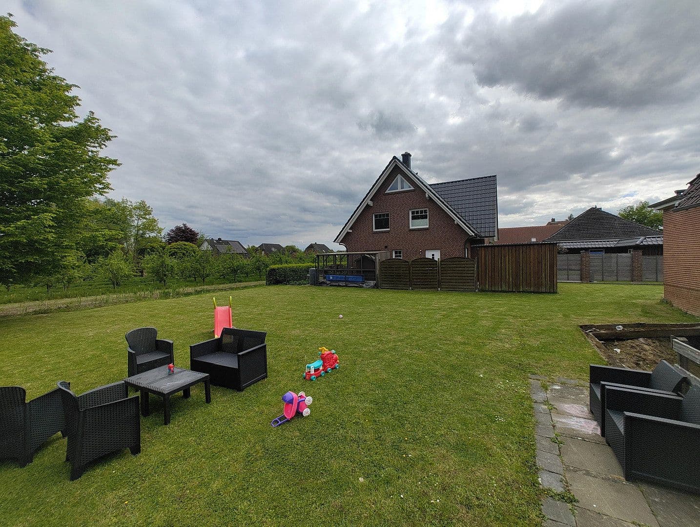Pronájem domu 150 m², pozemek 1.050 m², Twielenflether Chaussee 4, Hollern-Twielenfleth, Dolní Sasko Pronájem domu 150 m², pozemek 1.050 m², Twielenflether Chaussee 4, Hollern-Twielenfleth, Dolní Sasko