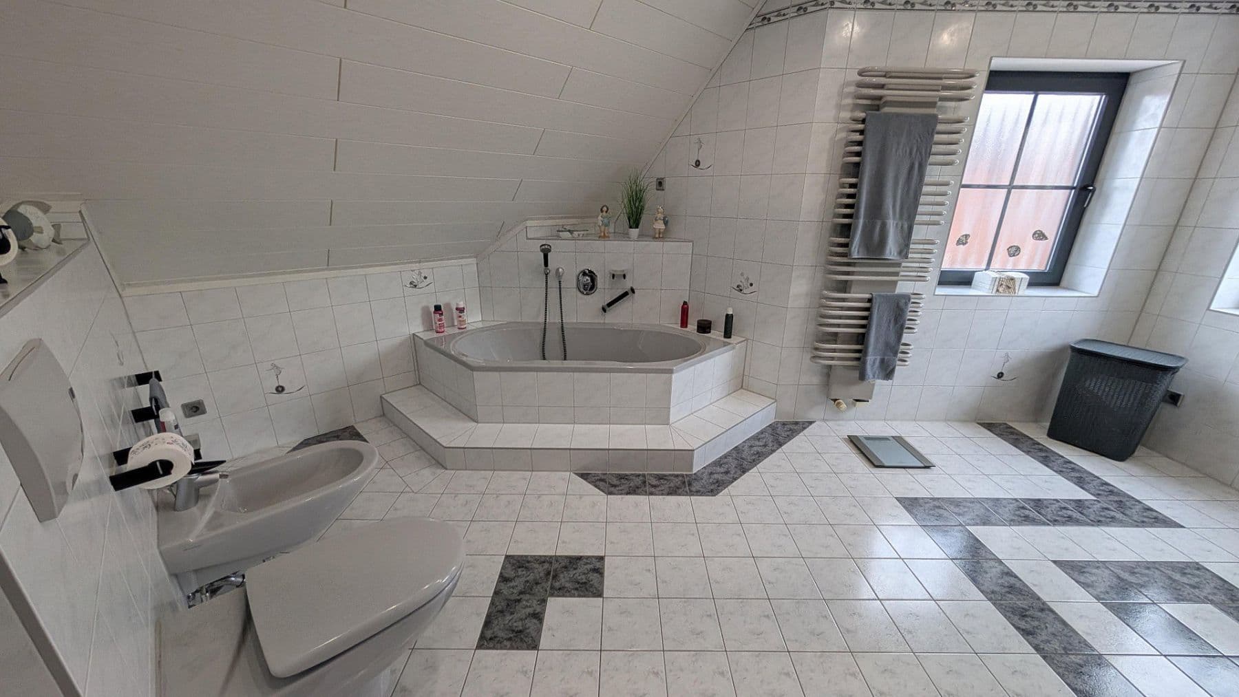 Prodej domu 232 m², pozemek 929 m², Goldkronach, Bavorsko Prodej domu 232 m², pozemek 929 m², Goldkronach, Bavorsko