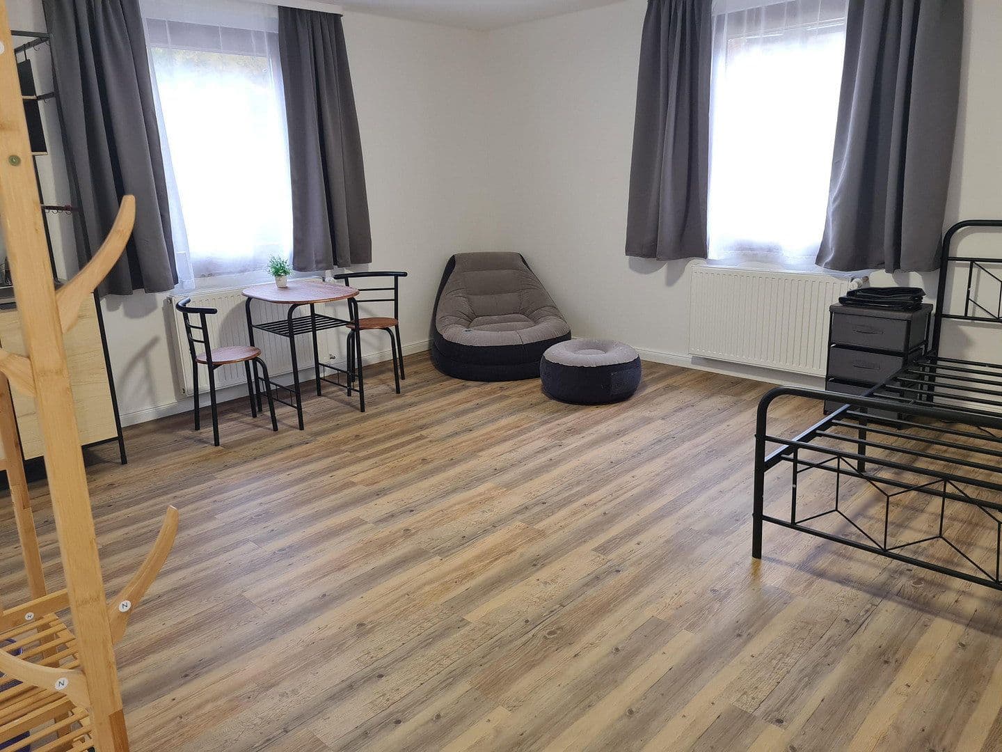 Pronájem bytu 1+1 35 m², Pfullingen, Bádensko-Württembersko Pronájem bytu 1+1 35 m², Pfullingen, Bádensko-Württembersko