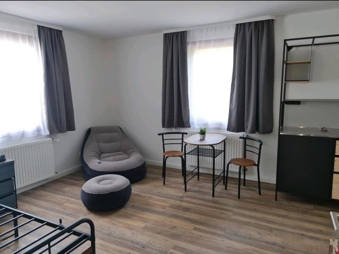 Pronájem bytu 1+1 35 m², Pfullingen, Bádensko-Württembersko Pronájem bytu 1+1 35 m², Pfullingen, Bádensko-Württembersko