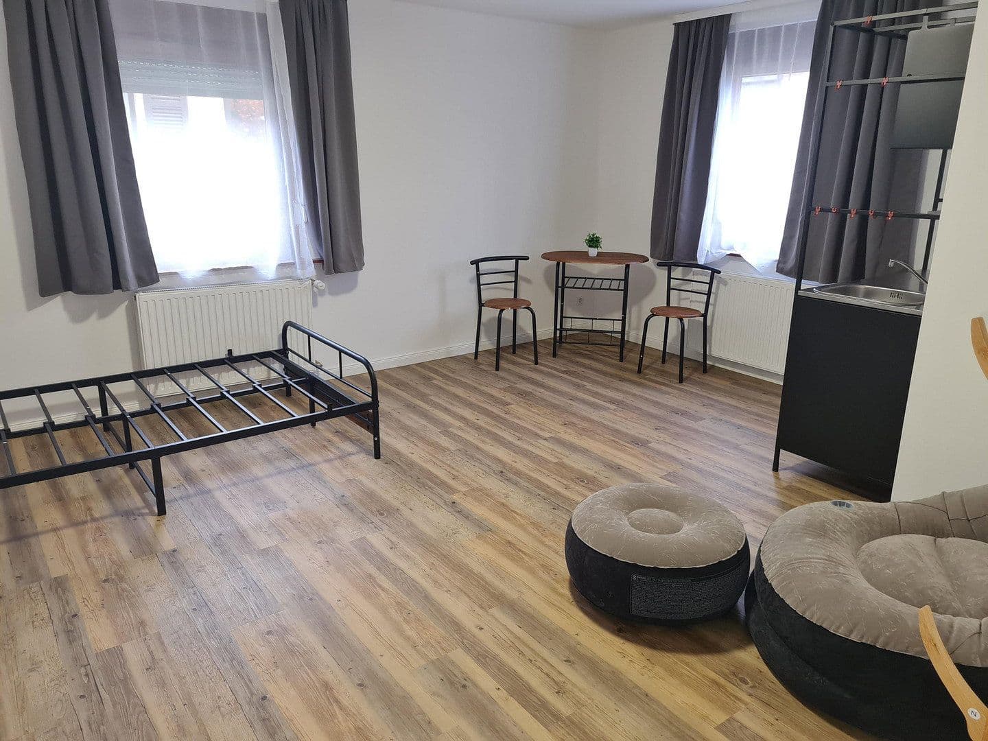 Pronájem bytu 1+1 35 m², Pfullingen, Bádensko-Württembersko Pronájem bytu 1+1 35 m², Pfullingen, Bádensko-Württembersko