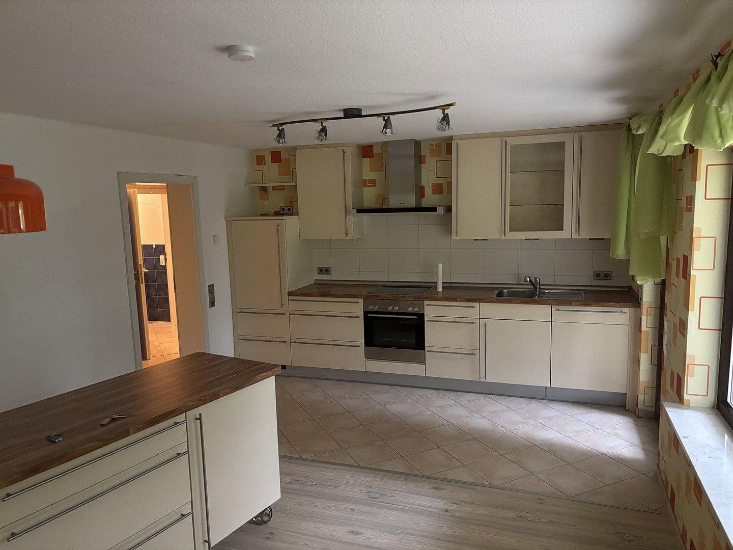 Pronájem bytu 3+kk 96 m², Schöntal, Bádensko-Württembersko Pronájem bytu 3+kk 96 m², Schöntal, Bádensko-Württembersko