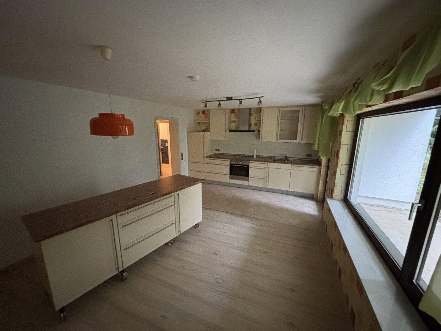 Pronájem bytu 3+kk 96 m², Schöntal, Bádensko-Württembersko Pronájem bytu 3+kk 96 m², Schöntal, Bádensko-Württembersko