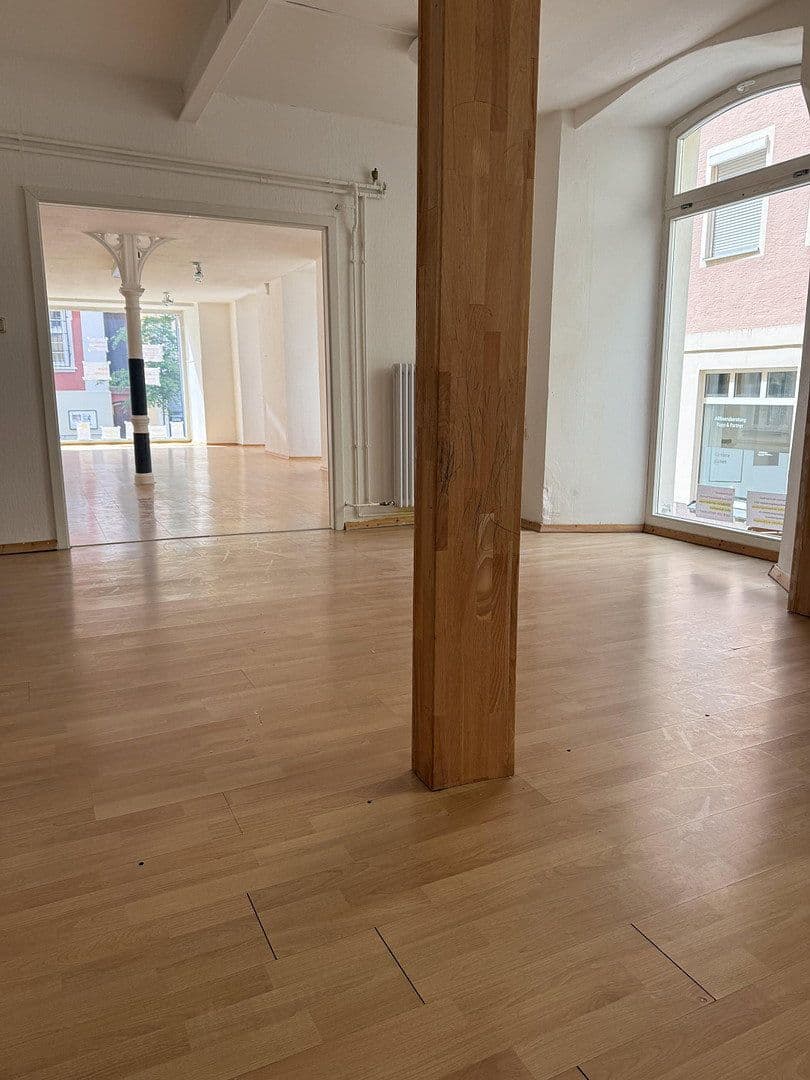 Pronájem nebytového prostoru 136 m², Spitalstrasse 17, Ellwangen (Jagst), Bádensko-Württembersko Pronájem nebytového prostoru 136 m², Spitalstrasse 17, Ellwangen (Jagst), Bádensko-Württembersko