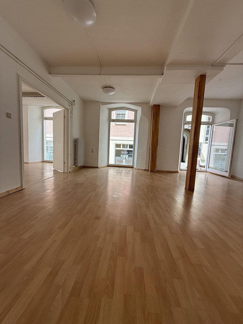 Pronájem nebytového prostoru 136 m², Spitalstrasse 17, Ellwangen (Jagst), Bádensko-Württembersko Pronájem nebytového prostoru 136 m², Spitalstrasse 17, Ellwangen (Jagst), Bádensko-Württembersko