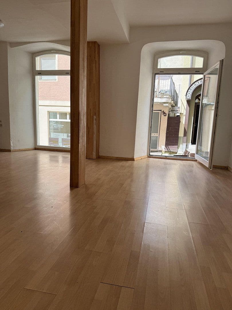 Pronájem nebytového prostoru 136 m², Spitalstrasse 17, Ellwangen (Jagst), Bádensko-Württembersko Pronájem nebytového prostoru 136 m², Spitalstrasse 17, Ellwangen (Jagst), Bádensko-Württembersko