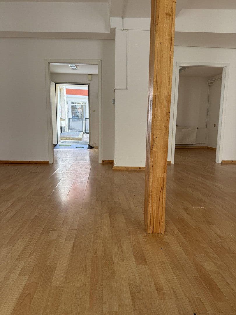Pronájem nebytového prostoru 136 m², Spitalstrasse 17, Ellwangen (Jagst), Bádensko-Württembersko Pronájem nebytového prostoru 136 m², Spitalstrasse 17, Ellwangen (Jagst), Bádensko-Württembersko