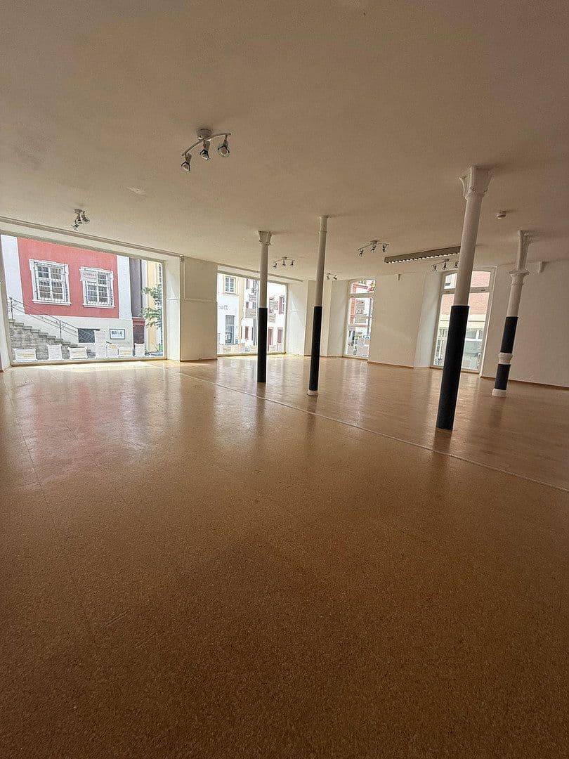 Pronájem nebytového prostoru 136 m², Spitalstrasse 17, Ellwangen (Jagst), Bádensko-Württembersko Pronájem nebytového prostoru 136 m², Spitalstrasse 17, Ellwangen (Jagst), Bádensko-Württembersko