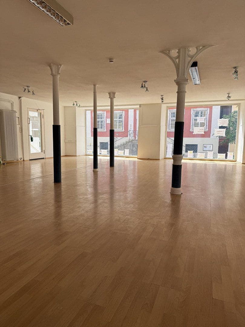 Pronájem nebytového prostoru 136 m², Spitalstrasse 17, Ellwangen (Jagst), Bádensko-Württembersko Pronájem nebytového prostoru 136 m², Spitalstrasse 17, Ellwangen (Jagst), Bádensko-Württembersko