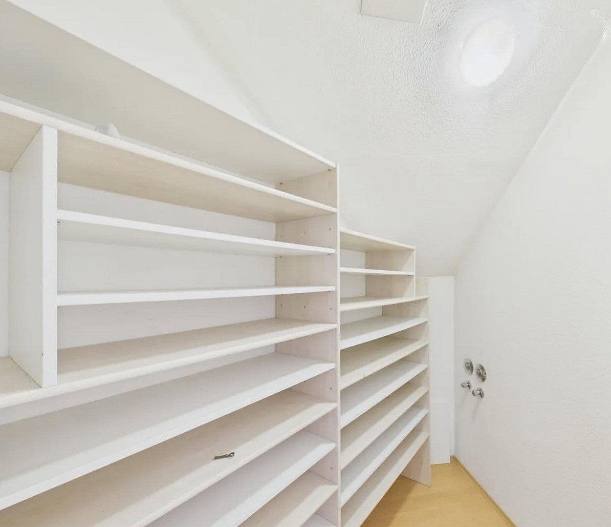 Prodej domu 520 m², pozemek 697 m², Fritz-Ulrich-Str. 105, Heilbronn, Bádensko-Württembersko Prodej domu 520 m², pozemek 697 m², Fritz-Ulrich-Str. 105, Heilbronn, Bádensko-Württembersko