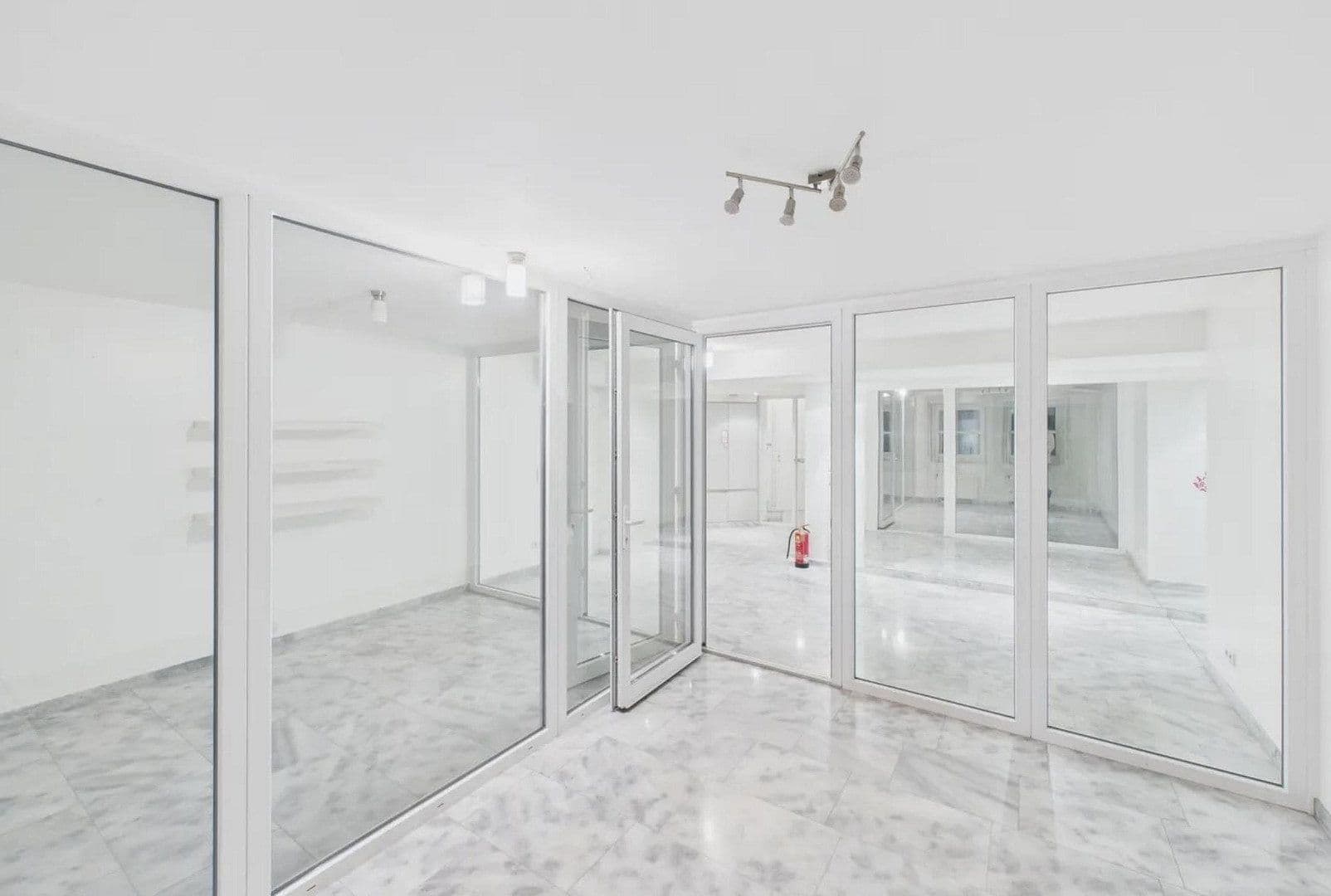 Prodej domu 520 m², pozemek 697 m², Fritz-Ulrich-Str. 105, Heilbronn, Bádensko-Württembersko Prodej domu 520 m², pozemek 697 m², Fritz-Ulrich-Str. 105, Heilbronn, Bádensko-Württembersko