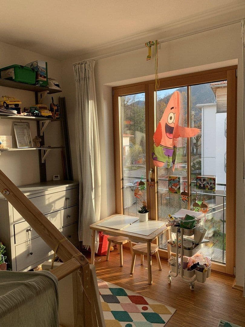 Prodej bytu 3+1 90 m², Inntalstraße 8, Brannenburg, Bavorsko Prodej bytu 3+1 90 m², Inntalstraße 8, Brannenburg, Bavorsko