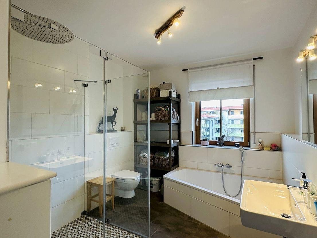Prodej bytu 3+1 90 m², Inntalstraße 8, Brannenburg, Bavorsko Prodej bytu 3+1 90 m², Inntalstraße 8, Brannenburg, Bavorsko