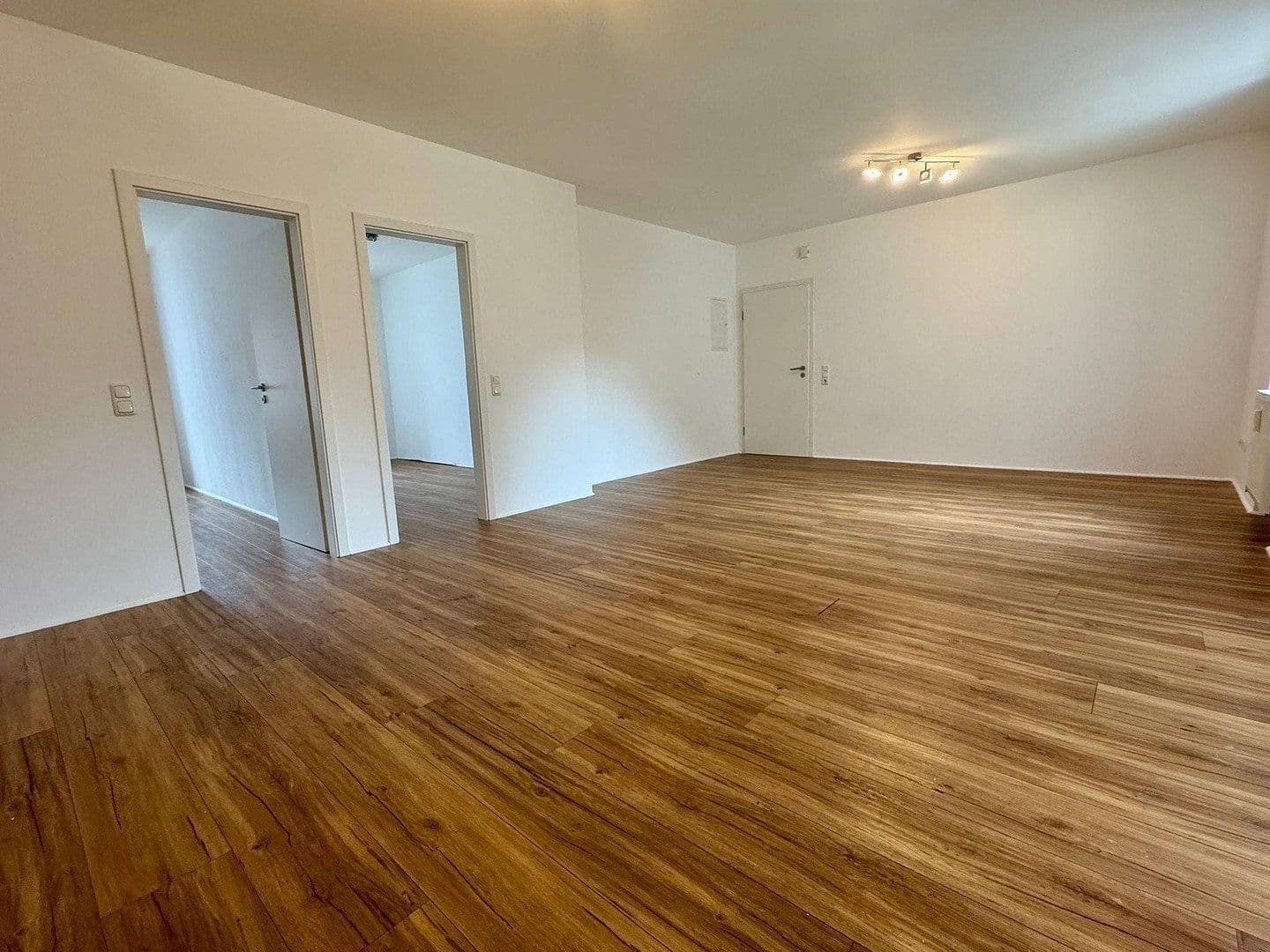 Pronájem bytu 3+1 66 m², Heinrich-Delp-Str. 10 EG, Darmstadt, Hessen Pronájem bytu 3+1 66 m², Heinrich-Delp-Str. 10 EG, Darmstadt, Hessen