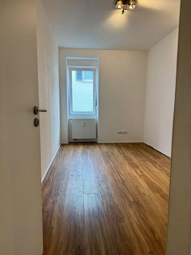 Pronájem bytu 3+1 66 m², Heinrich-Delp-Str. 10 EG, Darmstadt, Hessen Pronájem bytu 3+1 66 m², Heinrich-Delp-Str. 10 EG, Darmstadt, Hessen