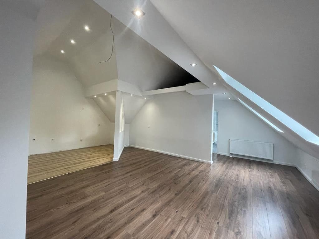 Pronájem bytu 2+kk 100 m², Illertissen, Bavorsko Pronájem bytu 2+kk 100 m², Illertissen, Bavorsko