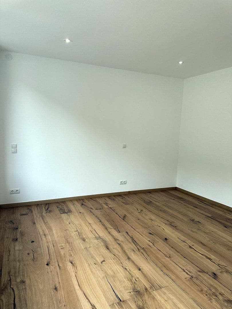 Pronájem bytu 3+1 83 m², Badstr. 131, Egloffstein, Bavorsko Pronájem bytu 3+1 83 m², Badstr. 131, Egloffstein, Bavorsko