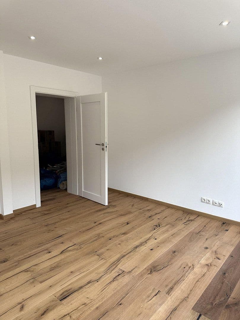 Pronájem bytu 3+1 83 m², Badstr. 131, Egloffstein, Bavorsko Pronájem bytu 3+1 83 m², Badstr. 131, Egloffstein, Bavorsko