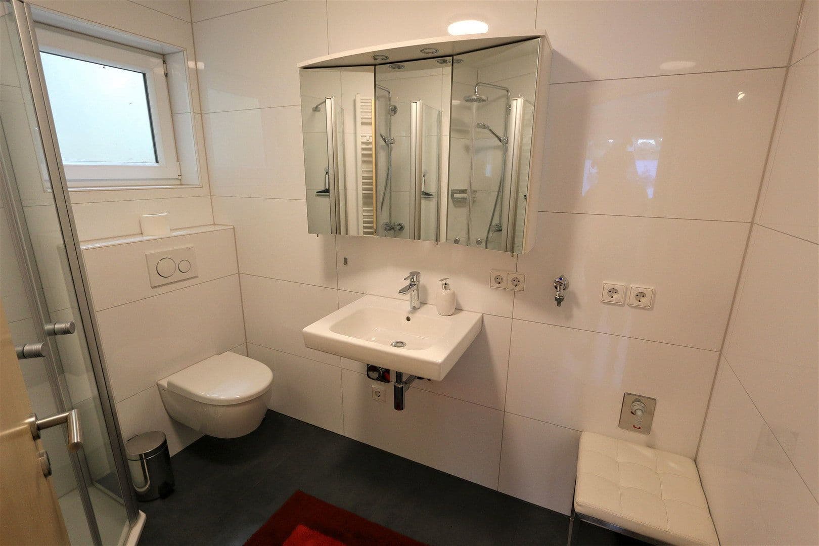 Pronájem bytu 2+1 62 m², Herxheim bei Landau/Pfalz, Porýní-Falc Pronájem bytu 2+1 62 m², Herxheim bei Landau/Pfalz, Porýní-Falc