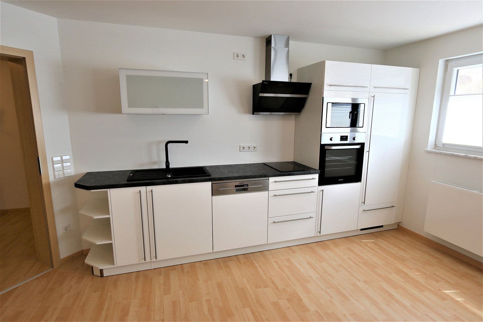 Pronájem bytu 2+1 62 m², Herxheim bei Landau/Pfalz, Porýní-Falc Pronájem bytu 2+1 62 m², Herxheim bei Landau/Pfalz, Porýní-Falc