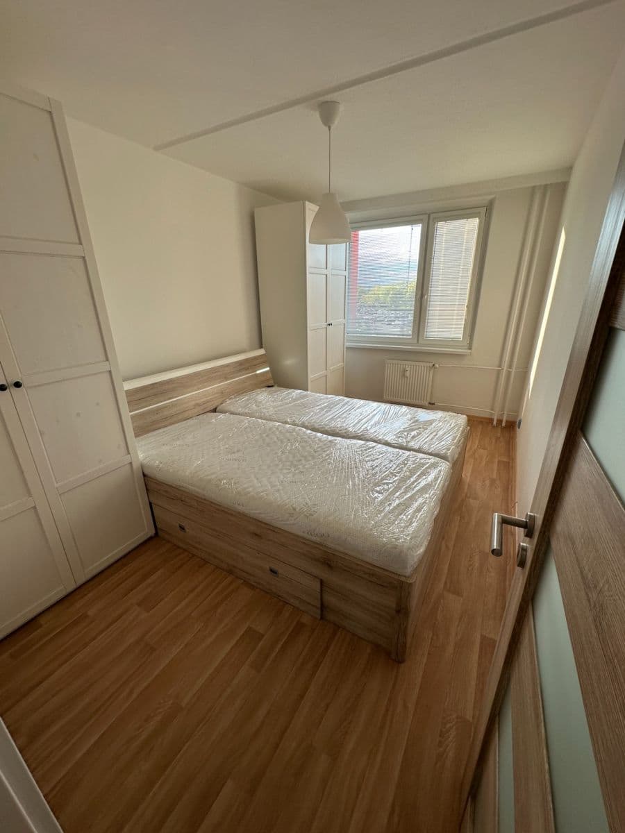 Pronájem bytu 3+1 75 m², Josefa Ševčíka, Most, Ústecký kraj Pronájem bytu 3+1 75 m², Josefa Ševčíka, Most, Ústecký kraj