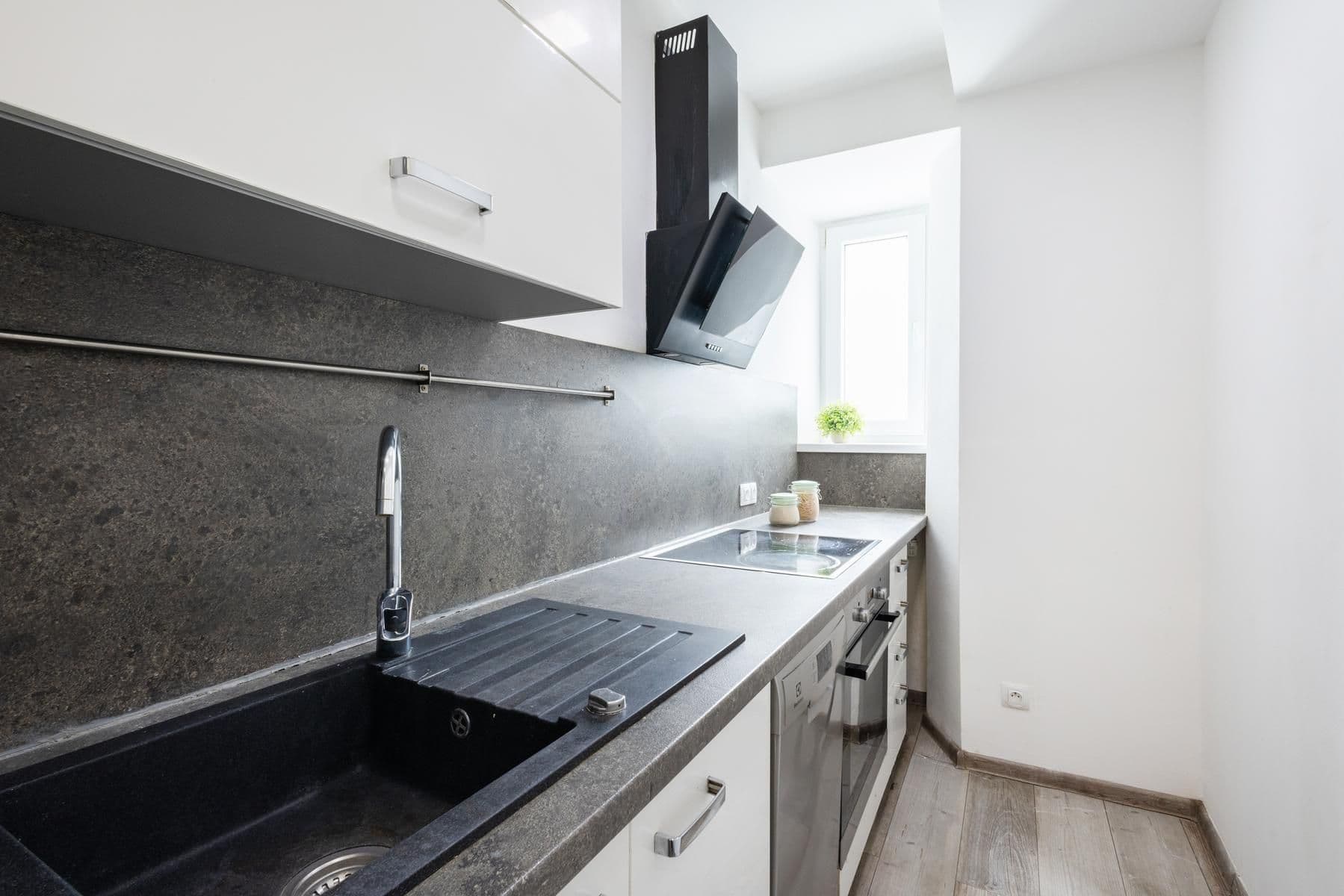 Prodej bytu 3+kk 65 m², Jerevanská, Praha, Praha Prodej bytu 3+kk 65 m², Jerevanská, Praha, Praha