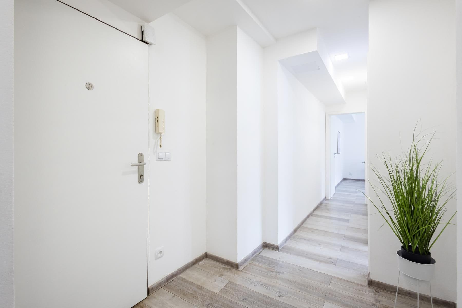 Prodej bytu 3+kk 65 m², Jerevanská, Praha, Praha Prodej bytu 3+kk 65 m², Jerevanská, Praha, Praha