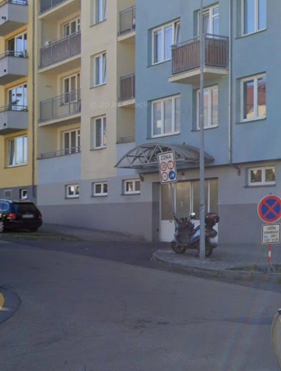 Pronájem garáže 14 m², Merhoutova, Praha, Praha Pronájem garáže 14 m², Merhoutova, Praha, Praha