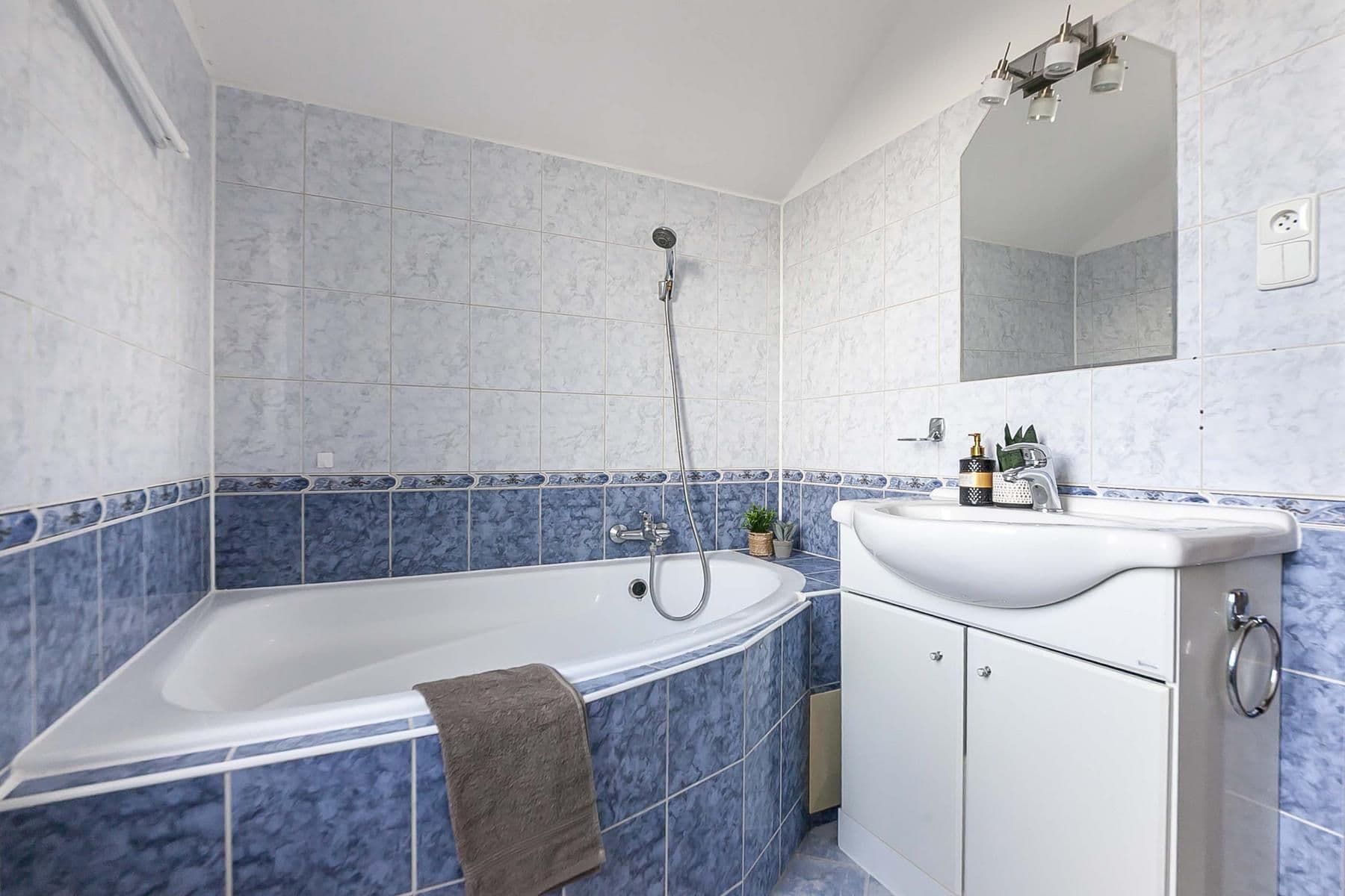 Prodej bytu 3+1 74 m², Břežany II, Středočeský kraj Prodej bytu 3+1 74 m², Břežany II, Středočeský kraj