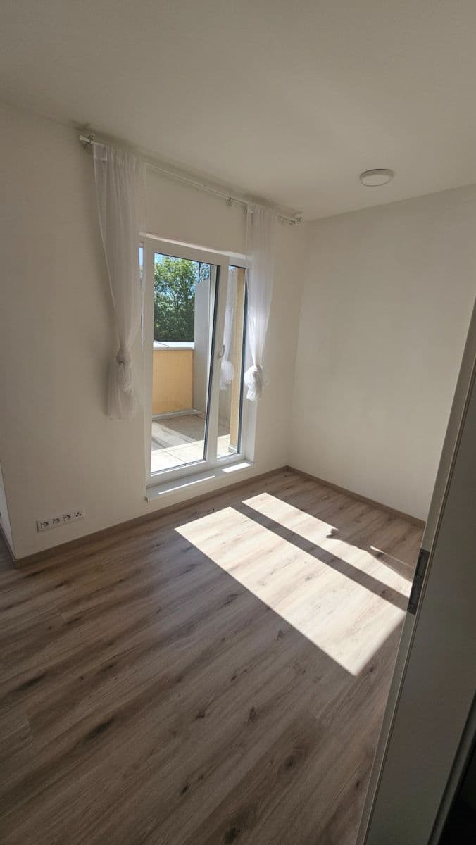 Pronájem bytu 1+kk 36 m², V Kněžívce, Tuchoměřice, Středočeský kraj Pronájem bytu 1+kk 36 m², V Kněžívce, Tuchoměřice, Středočeský kraj