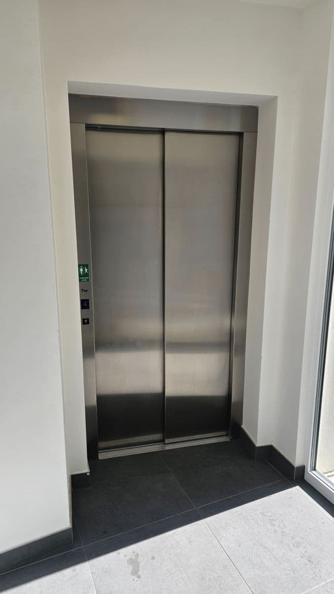 Pronájem bytu 1+kk 36 m², V Kněžívce, Tuchoměřice, Středočeský kraj Pronájem bytu 1+kk 36 m², V Kněžívce, Tuchoměřice, Středočeský kraj
