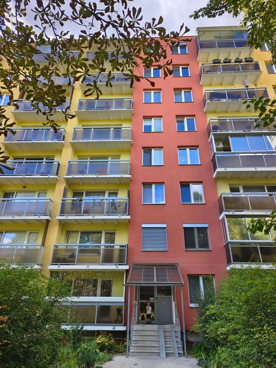 Pronájem bytu 1+kk 30 m², Okrouhlá, Brno, Jihomoravský kraj Pronájem bytu 1+kk 30 m², Okrouhlá, Brno, Jihomoravský kraj