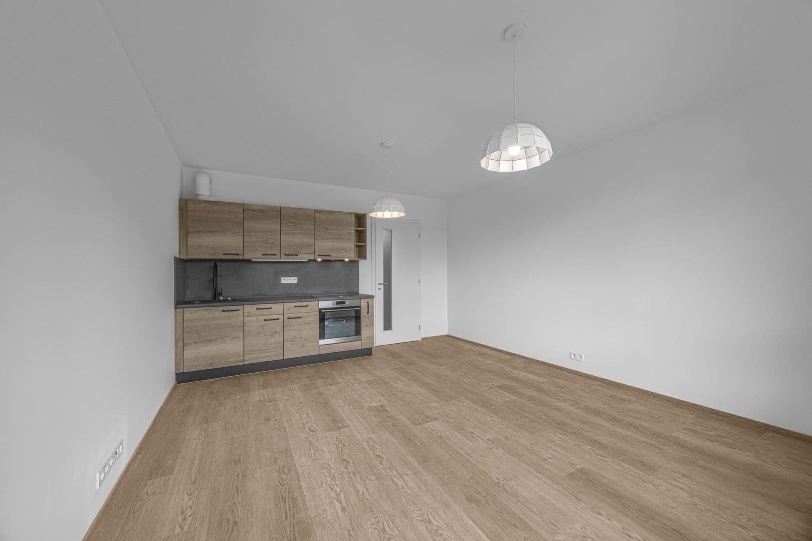 Pronájem bytu 1+kk 31 m², Milánská, Praha, Praha Pronájem bytu 1+kk 31 m², Milánská, Praha, Praha
