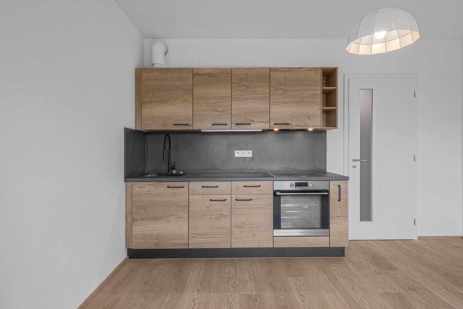 Pronájem bytu 1+kk 31 m², Milánská, Praha, Praha Pronájem bytu 1+kk 31 m², Milánská, Praha, Praha