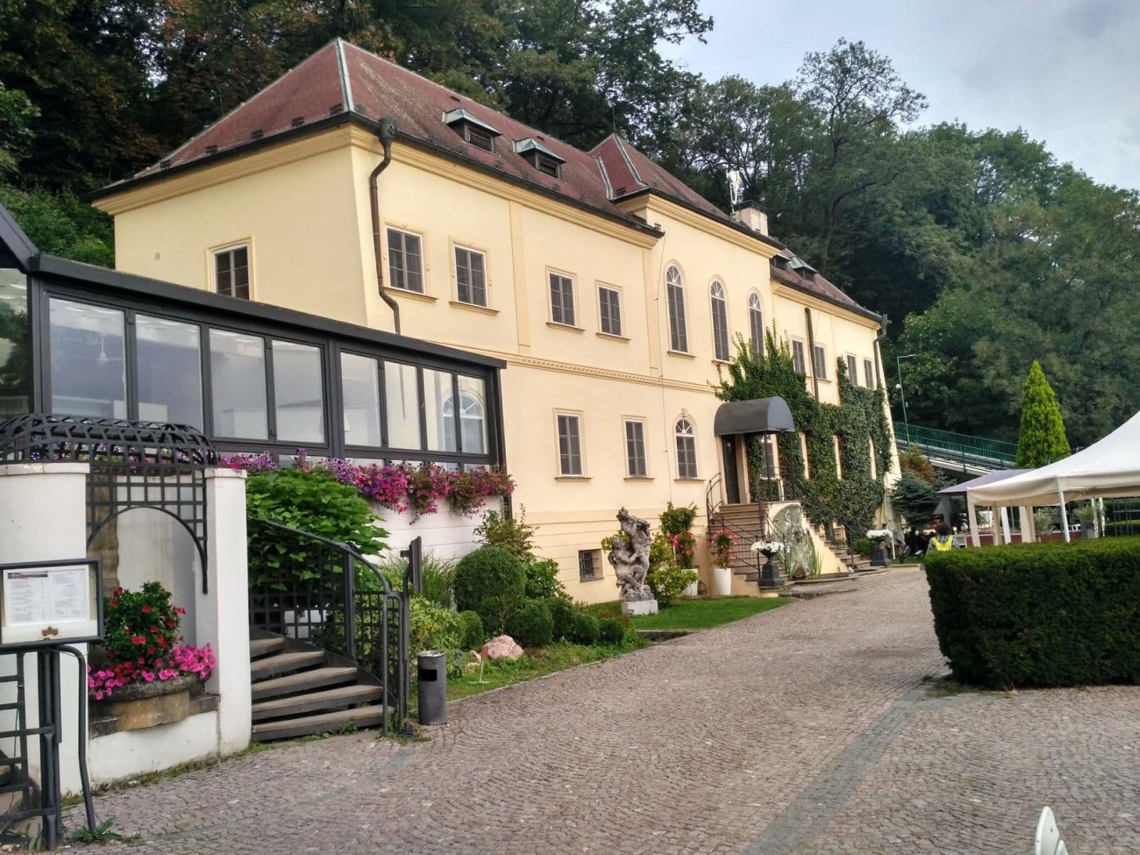 Pronájem nebytového prostoru 1.086 m², Petřínské sady, Praha, Praha Pronájem nebytového prostoru 1.086 m², Petřínské sady, Praha, Praha
