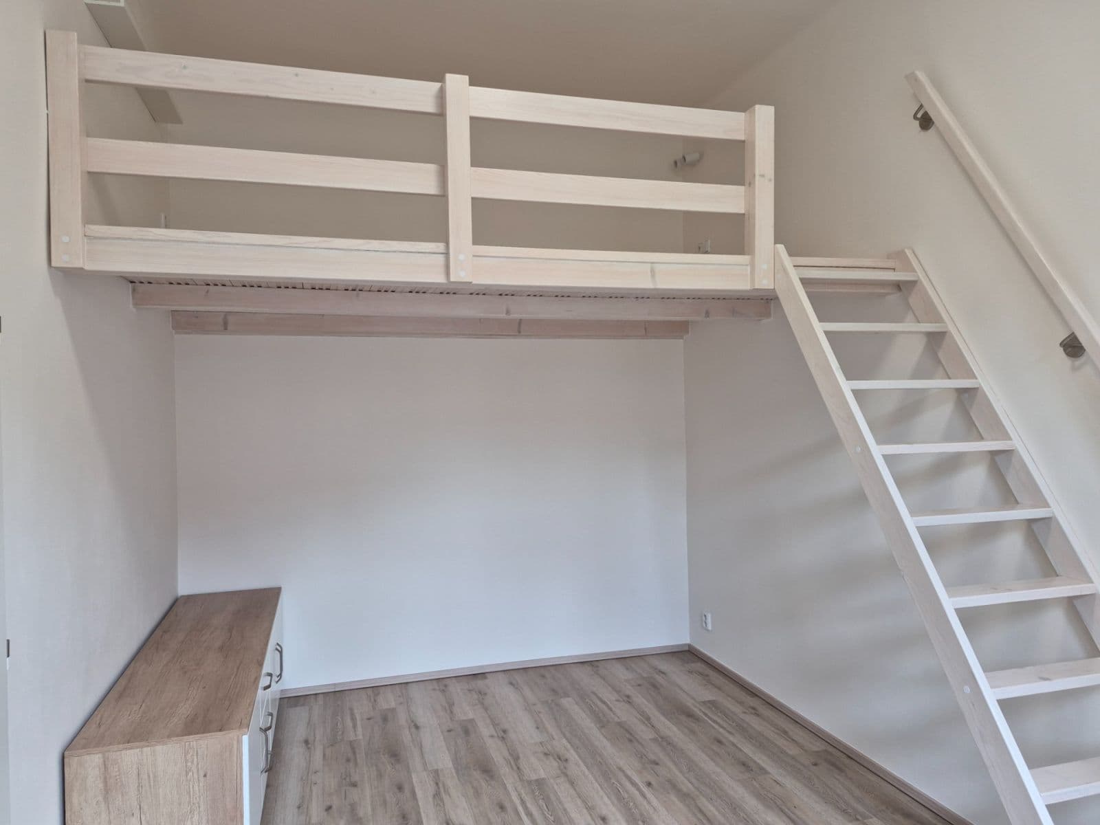 Pronájem bytu 2+kk 37 m², Boleslavova, Praha, Praha Pronájem bytu 2+kk 37 m², Boleslavova, Praha, Praha