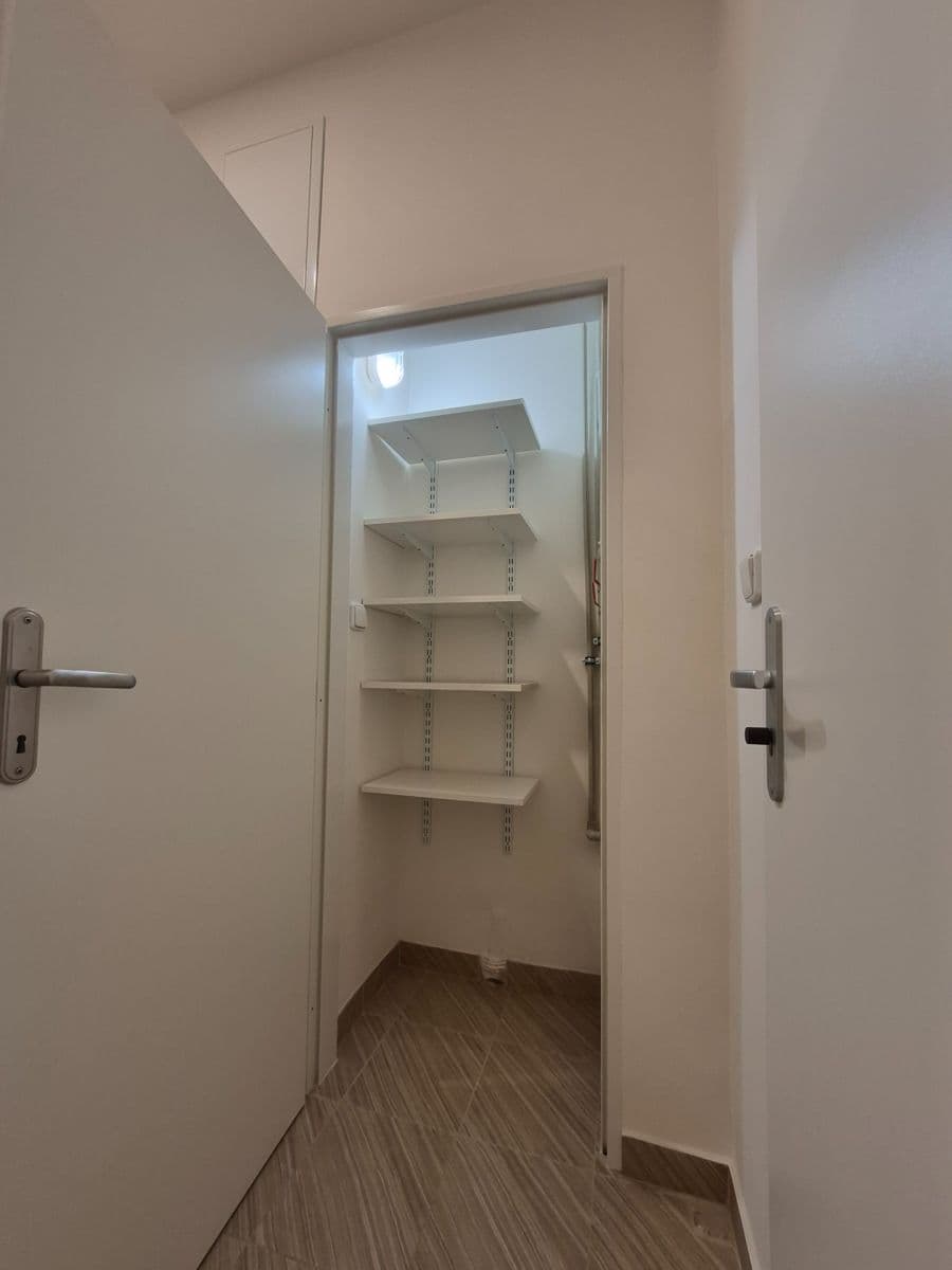 Pronájem bytu 2+kk 37 m², Boleslavova, Praha, Praha Pronájem bytu 2+kk 37 m², Boleslavova, Praha, Praha