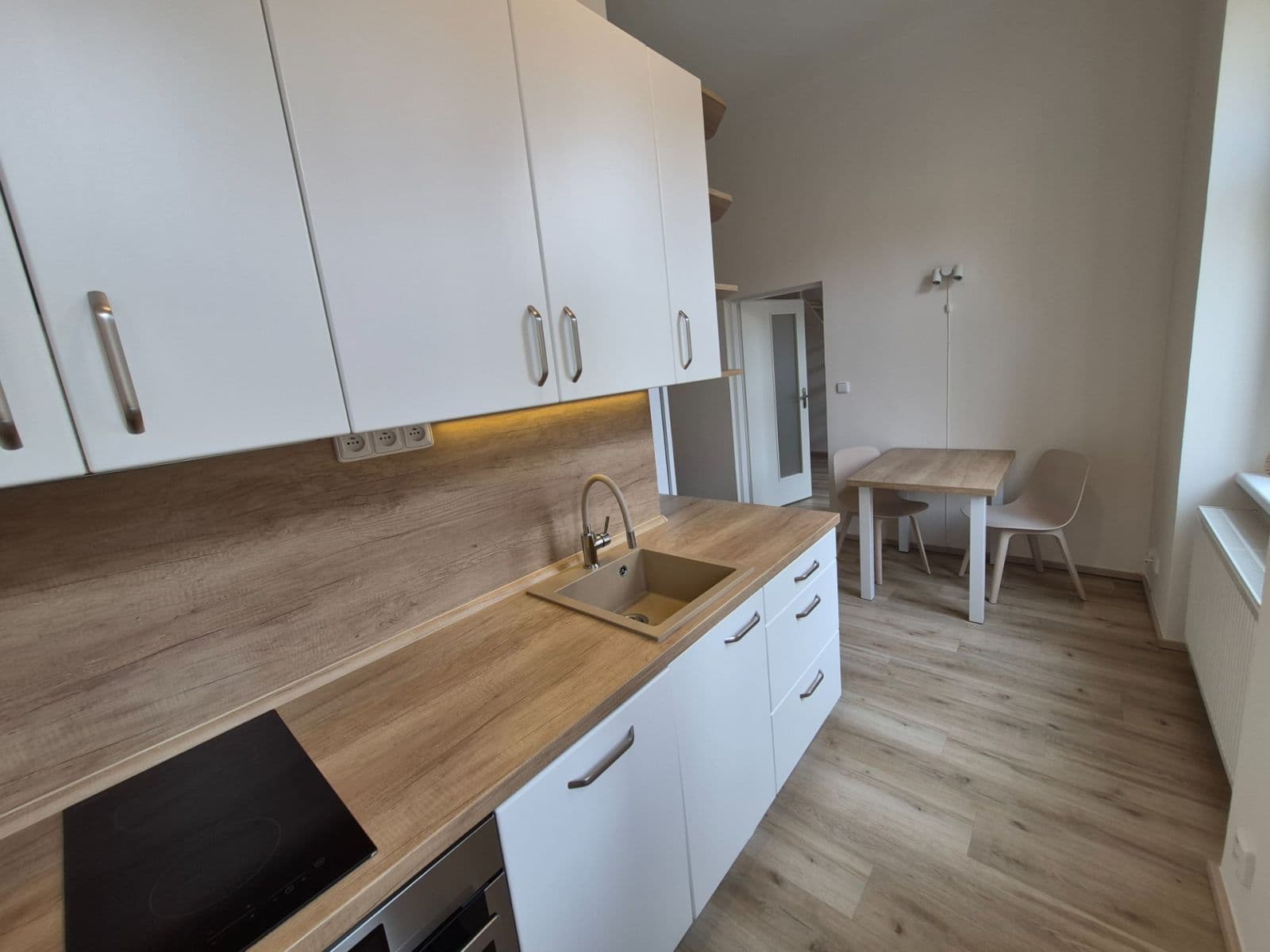 Pronájem bytu 2+kk 37 m², Boleslavova, Praha, Praha Pronájem bytu 2+kk 37 m², Boleslavova, Praha, Praha