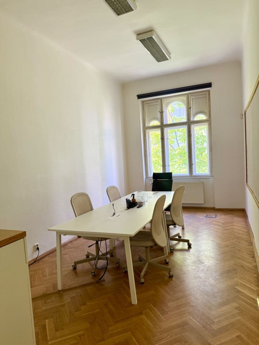 Pronájem kanceláře 20 m², Vinohradská, Praha, Praha Pronájem kanceláře 20 m², Vinohradská, Praha, Praha