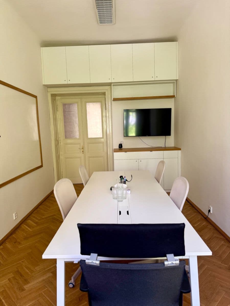 Pronájem kanceláře 20 m², Vinohradská, Praha, Praha Pronájem kanceláře 20 m², Vinohradská, Praha, Praha