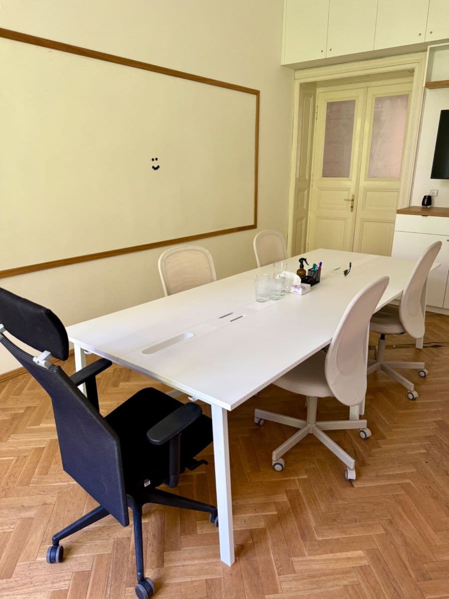 Pronájem kanceláře 20 m², Vinohradská, Praha, Praha Pronájem kanceláře 20 m², Vinohradská, Praha, Praha