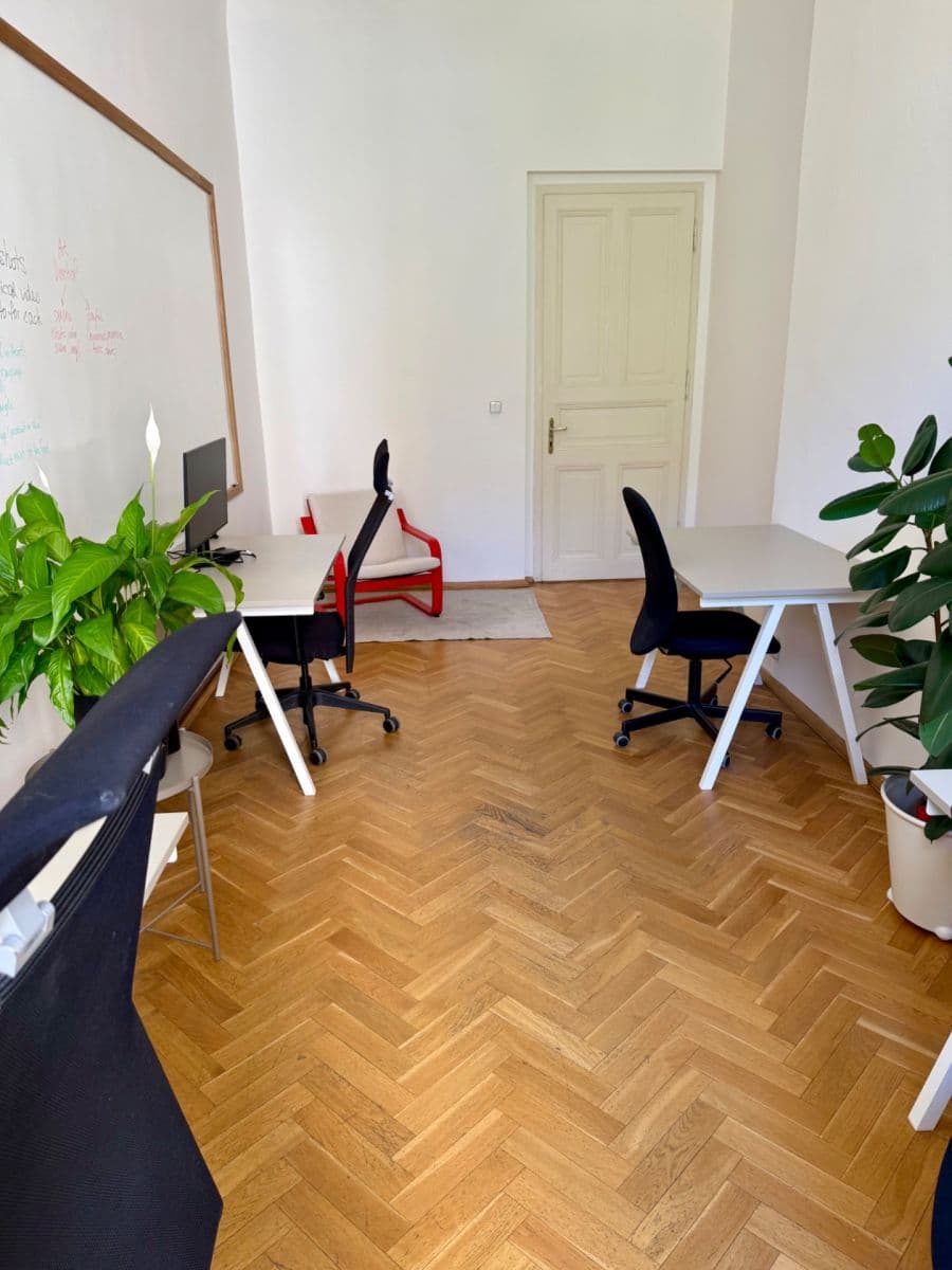 Pronájem kanceláře 20 m², Vinohradská, Praha, Praha Pronájem kanceláře 20 m², Vinohradská, Praha, Praha