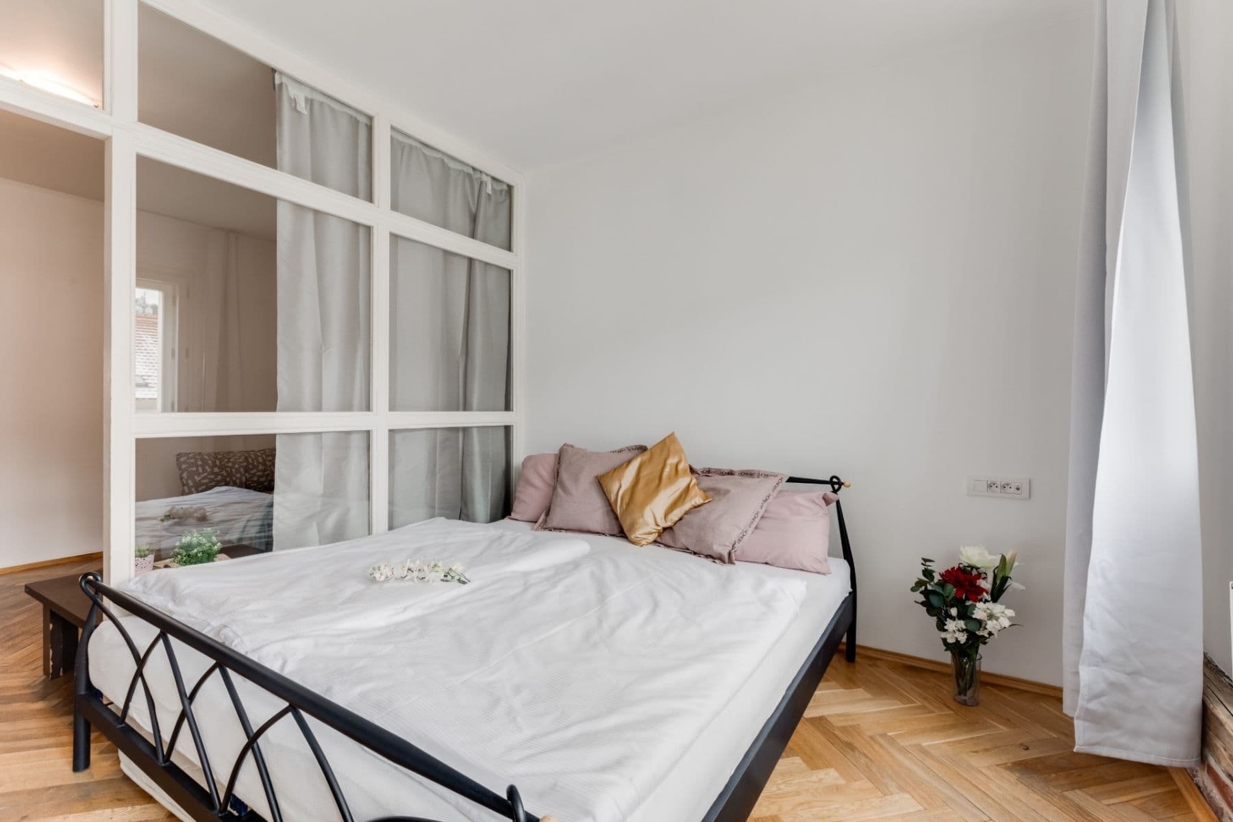 Pronájem bytu 1+1 45 m², Plzeňská, Praha, Praha Pronájem bytu 1+1 45 m², Plzeňská, Praha, Praha