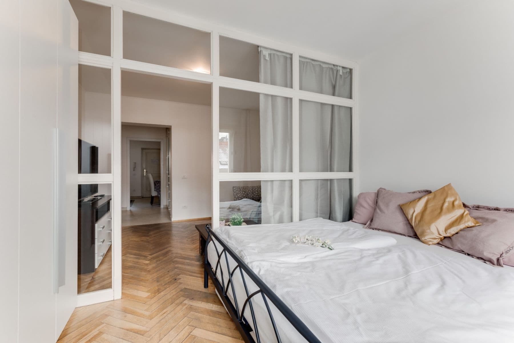 Pronájem bytu 1+1 45 m², Plzeňská, Praha, Praha Pronájem bytu 1+1 45 m², Plzeňská, Praha, Praha
