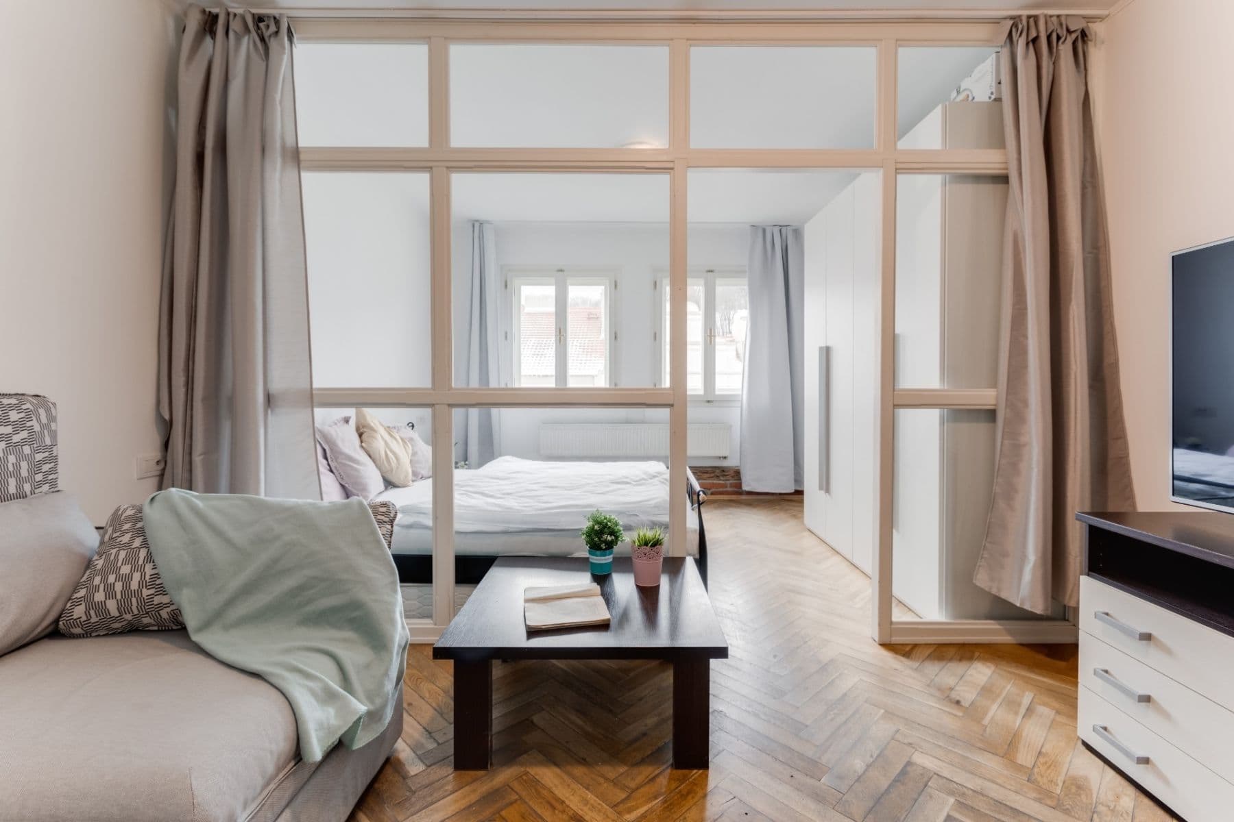 Pronájem bytu 1+1 45 m², Plzeňská, Praha, Praha Pronájem bytu 1+1 45 m², Plzeňská, Praha, Praha
