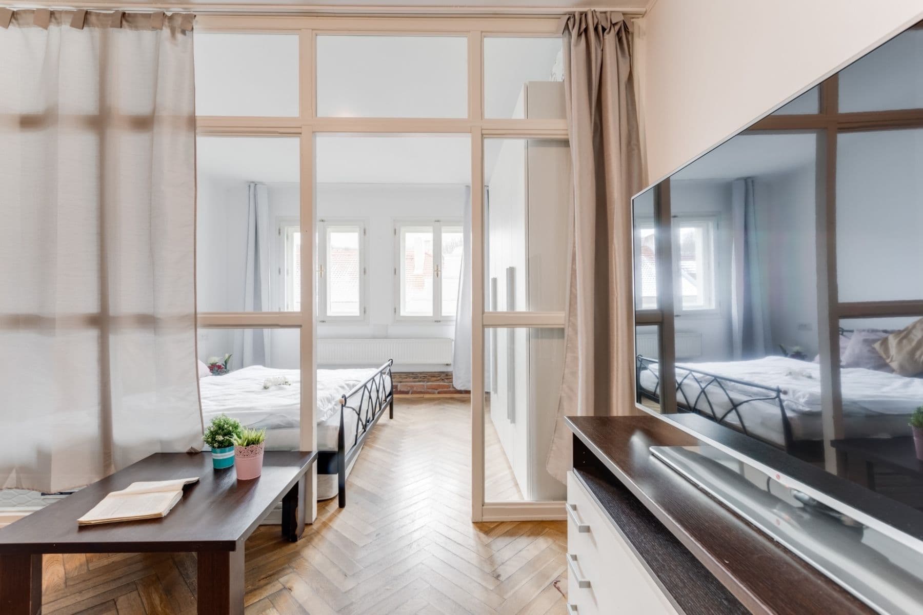 Pronájem bytu 1+1 45 m², Plzeňská, Praha, Praha Pronájem bytu 1+1 45 m², Plzeňská, Praha, Praha