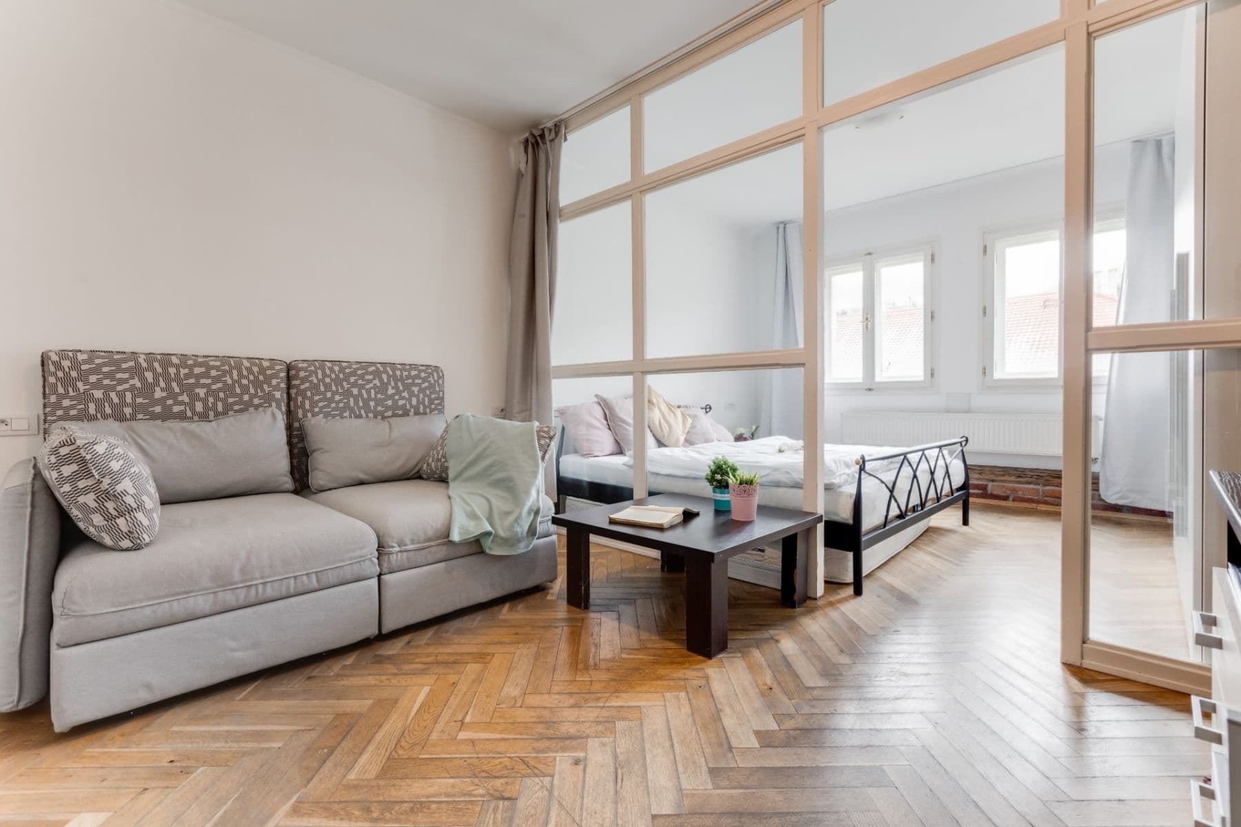 Pronájem bytu 1+1 45 m², Plzeňská, Praha, Praha Pronájem bytu 1+1 45 m², Plzeňská, Praha, Praha