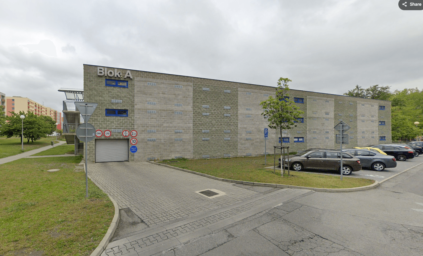 Pronájem garáže 17 m², Mladá Boleslav, Středočeský kraj Pronájem garáže 17 m², Mladá Boleslav, Středočeský kraj