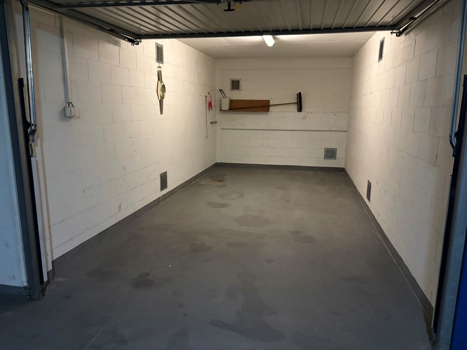 Pronájem garáže 17 m², Mladá Boleslav, Středočeský kraj Pronájem garáže 17 m², Mladá Boleslav, Středočeský kraj