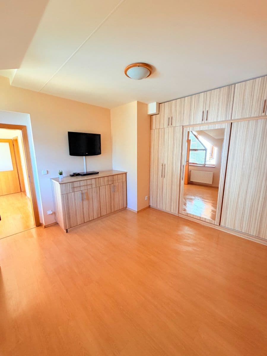 Prodej bytu 4+1 122 m², U Trojice, České Budějovice, Jihočeský kraj Prodej bytu 4+1 122 m², U Trojice, České Budějovice, Jihočeský kraj
